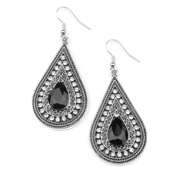 Metro Masquerade Black Earrings NWT - Picture 2 of 3